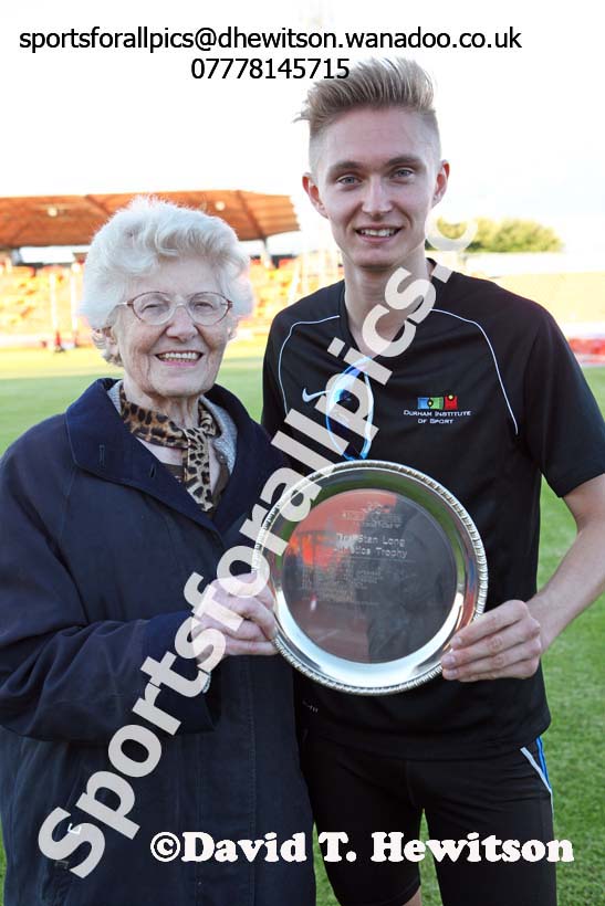 The Stan Long Mile Trophy, Gateshead Stadium. Photo: David T. Hewitson/Sports for All Pics